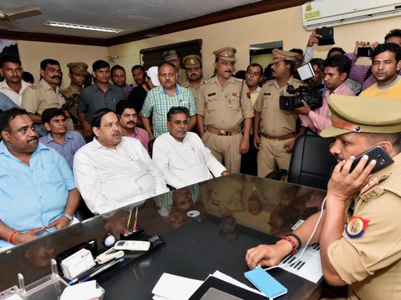 bspcallsoffprotestafterpolicepromisedayashankarsarrest